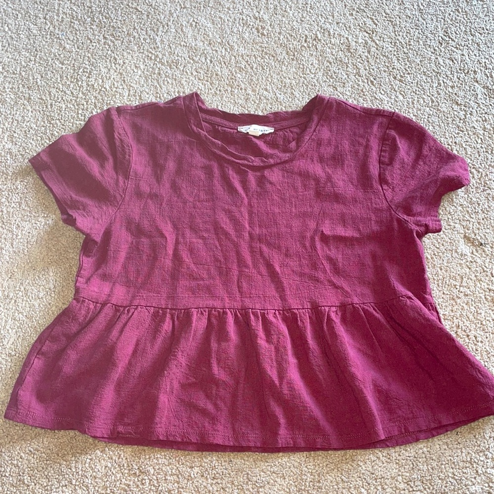 Adorable glory short shirt!